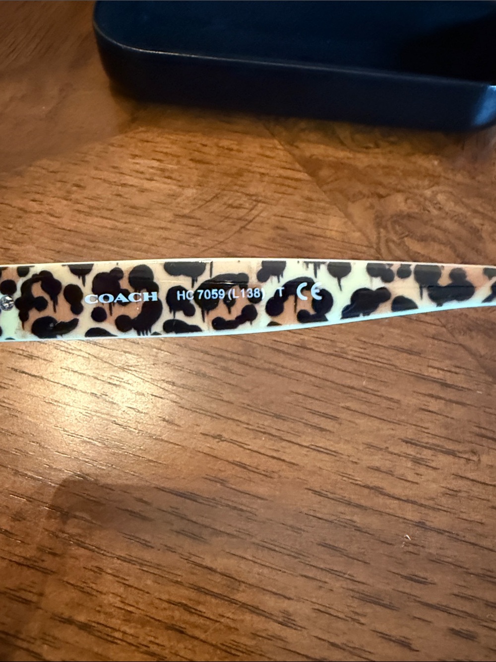 COACH Women's Gold Aviator Sunglasses  Leopard Temples HC7059 - prescription - Picture 2 of 9